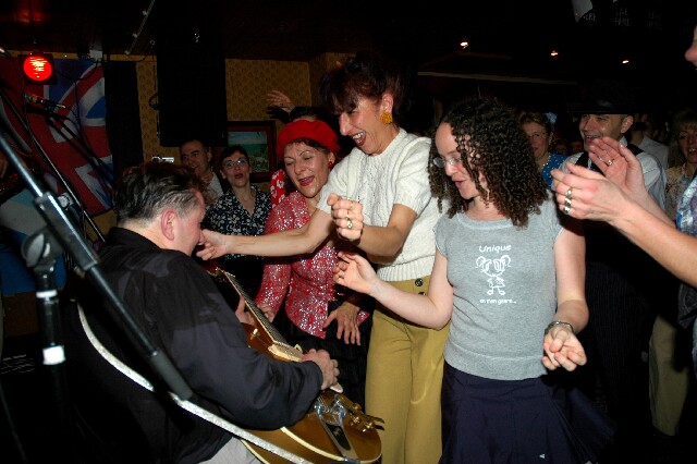 min 2005 11 27 riot 466